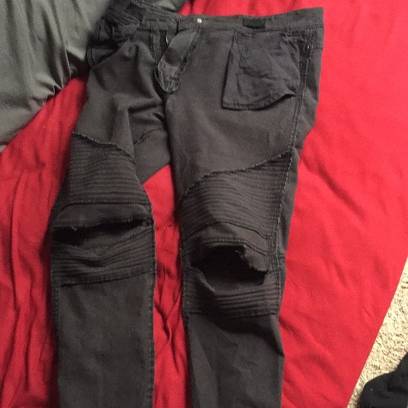 Ripped skinny jeans - Picture 1 of 1